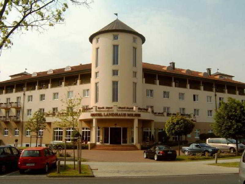 Hotel Landhaus Milser Duisburg Exterior photo